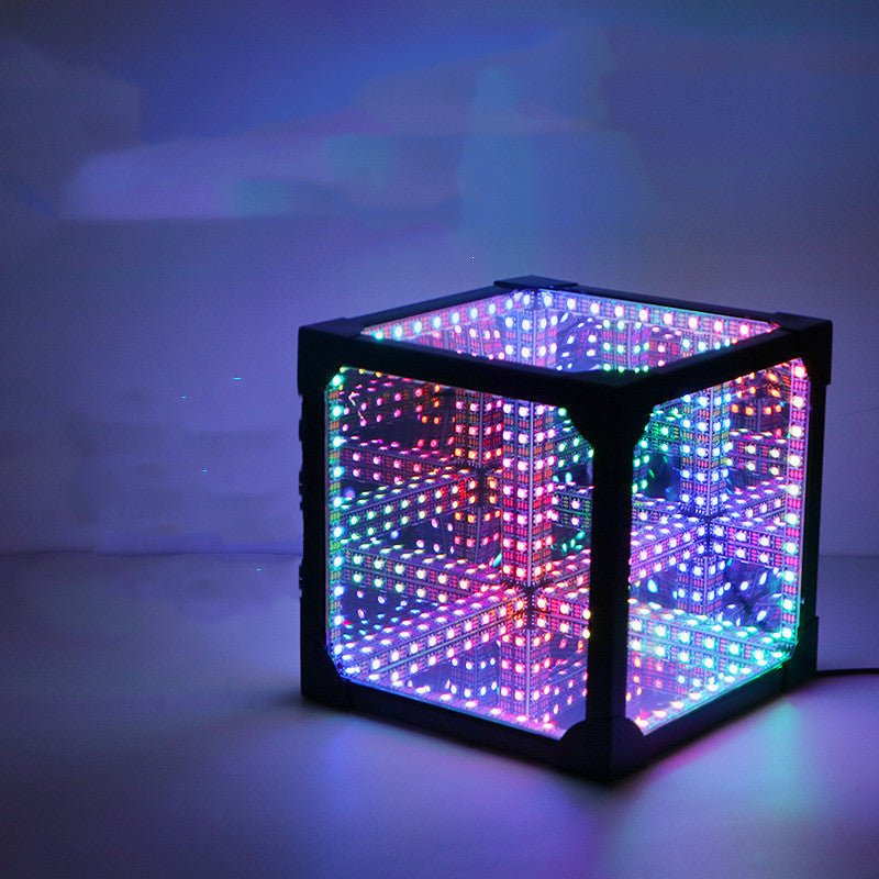 Lampe de bureau Cube aux mille miroirs 3D - Déco Gaming